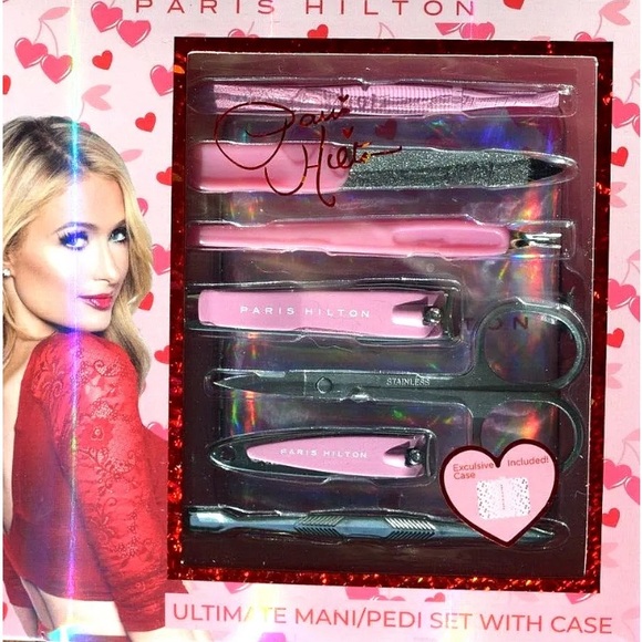 NEW IN BOX PARIS HILTON ULTIMATE MANI/PEDI PINK SET WITH HEART CASE, NIB - Picture 3 of 4